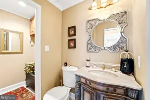 304 Chesapeake Dr, Great Falls, VA 22066 - Photo 21