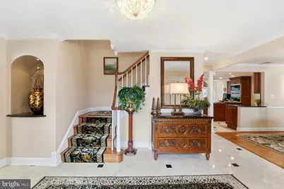304 Chesapeake Drive, Great Falls, VA 22066 - Photo 5