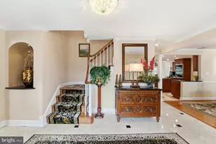 304 Chesapeake Dr, Great Falls, VA 22066 - Photo 5