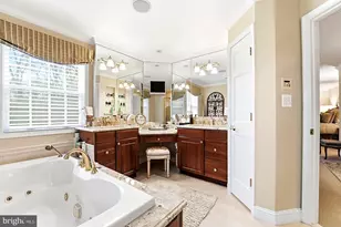 304 Chesapeake Dr, Great Falls, VA 22066 - Photo 23