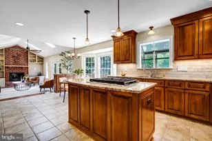 2515 Halterbreak Ct, Herndon, VA 20171 - Photo 9