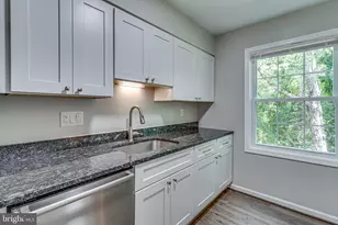 3374 Breckenridge Ct, Annandale, VA 22003 - Photo 9