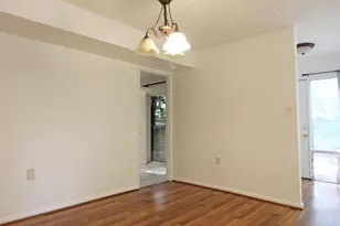 11607 Windbluff Ct, Reston, VA 20191 - Photo 3
