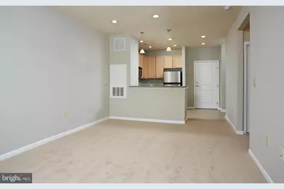 2655 Prosperity Avenue #205, Fairfax, VA 22031 - Photo 5