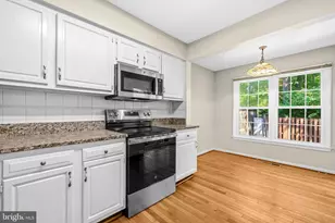 6016 Rockton Ct, Centreville, VA 20121 - Photo 11