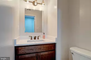 4113 Meadow Field Ct, Fairfax, VA 22033 - Photo 15