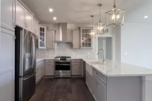3927 Fair Ridge Dr, Fairfax, VA 22033 - Photo 5