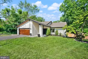 7807 Mulberry Bottom Ln, Springfield, VA 22153 - Photo 3