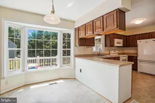 3307 Flintwood Ct, Herndon, VA 20171 - Photo 17