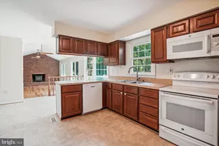 3307 Flintwood Ct, Herndon, VA 20171 - Photo 15