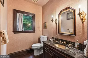 10217 Cedar Pond Dr, Vienna, VA 22182 - Photo 29