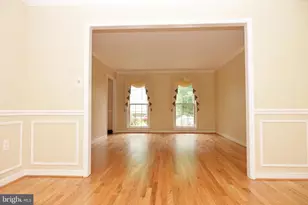 10295 Dunn Meadow Rd, Vienna, VA 22182 - Photo 9