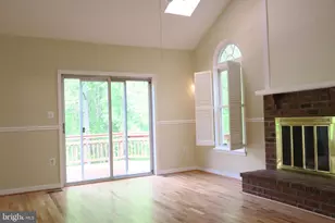 10295 Dunn Meadow Rd, Vienna, VA 22182 - Photo 7
