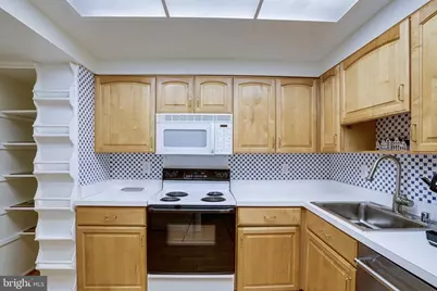 7640 Provincial Drive #204, McLean, VA 22102 - Photo 9