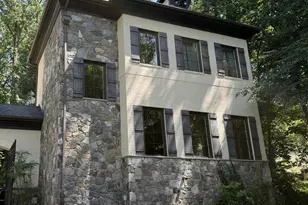 8747 Brook Rd, McLean, VA 22102 - Photo 3