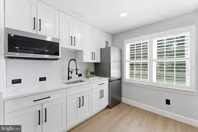 12140 Folkstone Drive, Herndon, VA 20171 - Photo 11