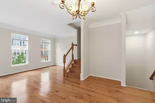 8108 Dove Cottage Ct, Lorton, VA 22079 - Photo 5