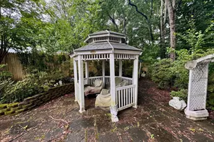 8016 Rockwood Ct, Springfield, VA 22153 - Photo 11