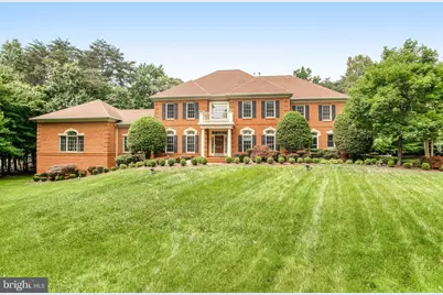 8261 Roseland Drive, Fairfax Station, VA 22039 - Photo 3