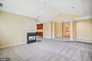 8261 Roseland Dr, Fairfax Station, VA 22039 - Photo 47