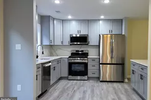 7106 Snug Harbor Ct, Alexandria, VA 22315 - Photo 9
