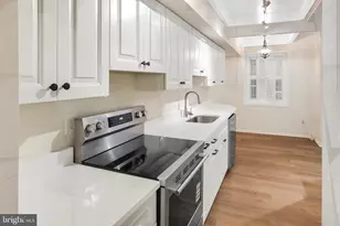 11172 Glade Dr, Reston, VA 20191 - Photo 7