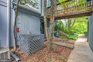 11172 Glade Dr, Reston, VA 20191 - Photo 47