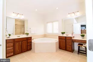 2460 Cypress Green Ln, Herndon, VA 20171 - Photo 31