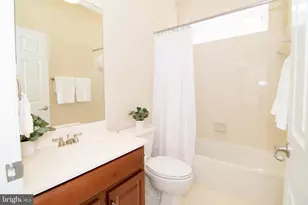 2460 Cypress Green Ln, Herndon, VA 20171 - Photo 39