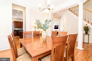 2460 Cypress Green Ln, Herndon, VA 20171 - Photo 9
