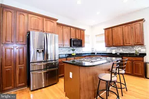 2460 Cypress Green Ln, Herndon, VA 20171 - Photo 19