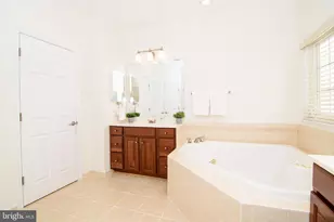 2460 Cypress Green Ln, Herndon, VA 20171 - Photo 33