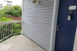 3178 Summit Square Dr, Oakton, VA 22124 - Photo 9