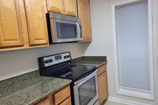 3178 Summit Square Dr, Oakton, VA 22124 - Photo 31