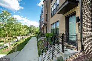 14304 Beckett Glen Cir, Chantilly, VA 20151 - Photo 13
