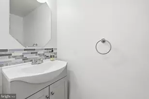 8260 Getty Ct, Springfield, VA 22153 - Photo 7