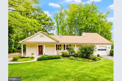 8531 West Oak Place Place, Vienna, VA 22182 - Photo 1