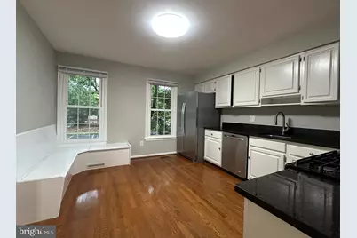 10152 Village Knolls Court, Oakton, VA 22124 - Photo 5