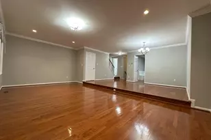 10152 Village Knolls Ct, Oakton, VA 22124 - Photo 11