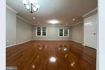 10152 Village Knolls Court, Oakton, VA 22124 - Photo 9