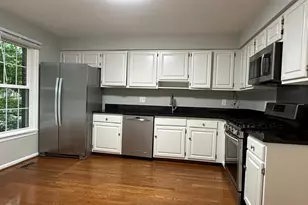10152 Village Knolls Ct, Oakton, VA 22124 - Photo 7