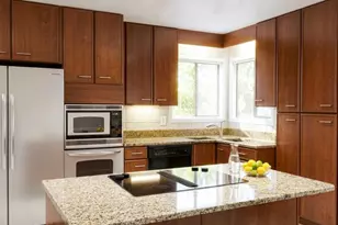 7220 Vistas Ln, McLean, VA 22101 - Photo 3