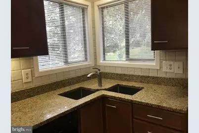 7220 Vistas Lane, McLean, VA 22101 - Photo 5