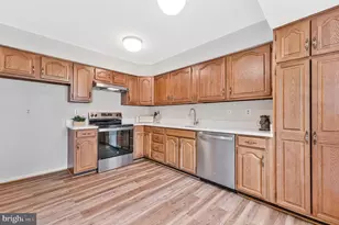 3011 Oakton Meadows Ct, Oakton, VA 22124 - Photo 15