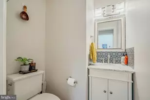 5908 Roberts Common Ct, Burke, VA 22015 - Photo 15