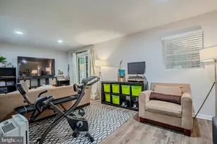 5908 Roberts Common Ct, Burke, VA 22015 - Photo 25