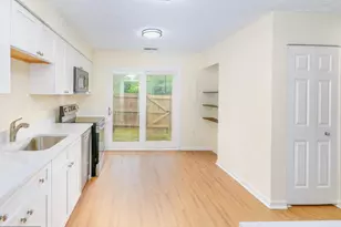 6112 Hoskins Hollow Cir, Centreville, VA 20121 - Photo 3
