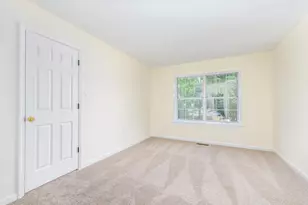 6112 Hoskins Hollow Cir, Centreville, VA 20121 - Photo 15