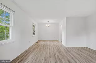 7276 Larrup Ct, Alexandria, VA 22315 - Photo 9