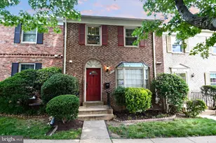 9222 Bailey Ln, Fairfax, VA 22031 - Photo 1